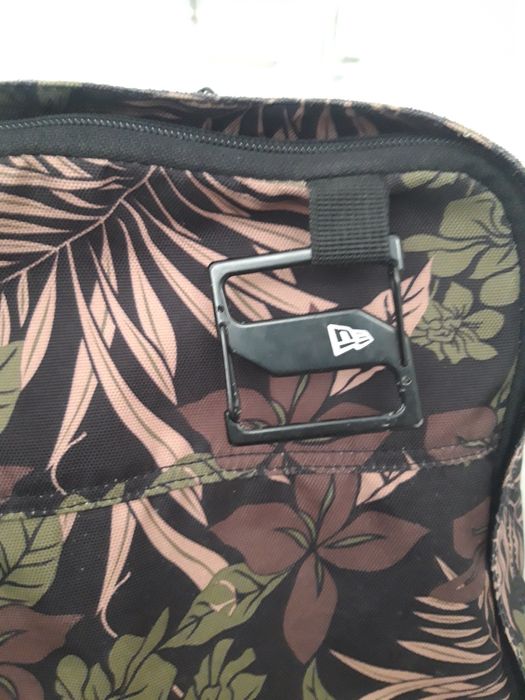 Mochila New Era bom estado