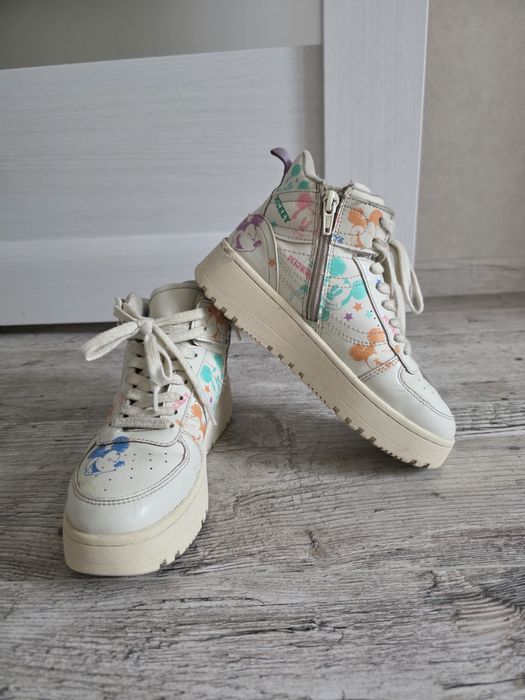 Хайтопи  Zara для дівчинки.