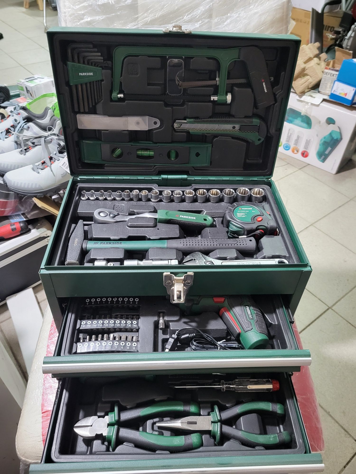 Набір інструментів в 3-х ярусній металевій валізі Parkside HG 07034