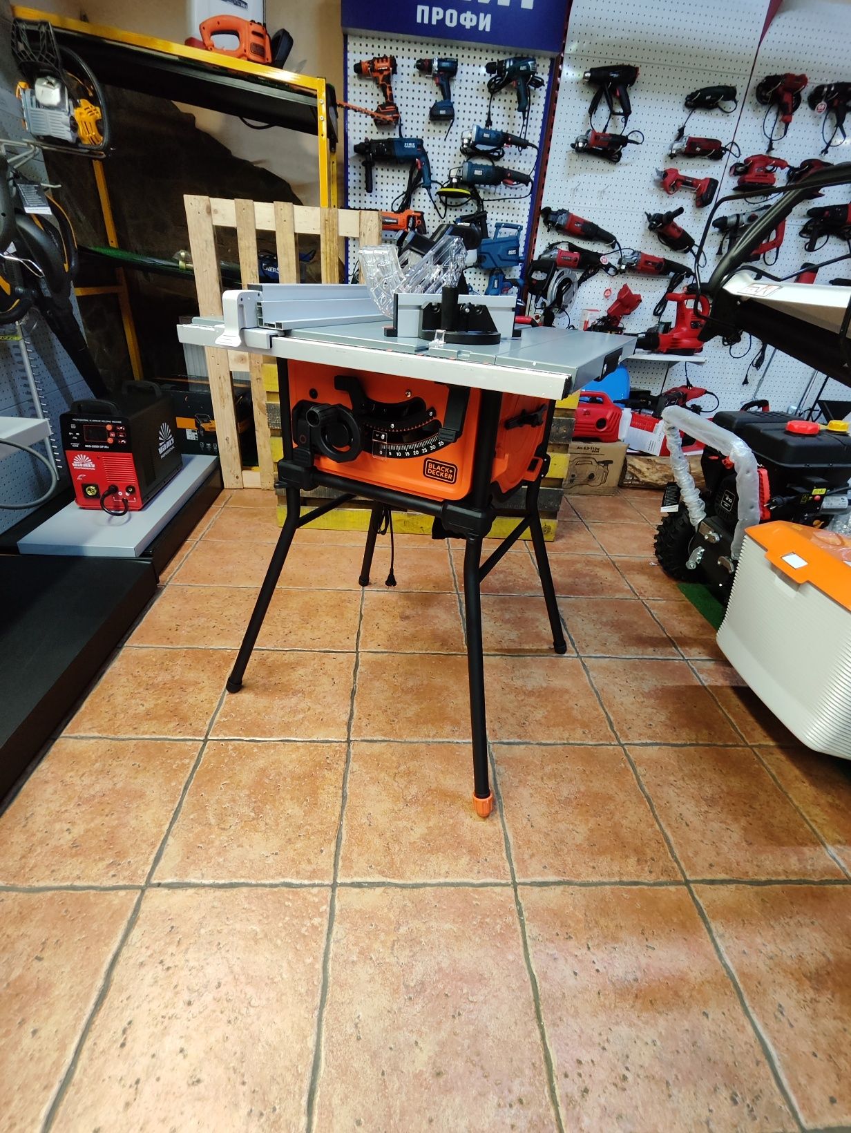 Стол циркулярный переносной сетевой BLACK+DECKER BES720/пила/254мм/Га2