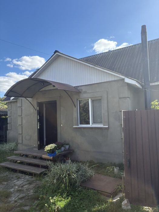 Продам новий двухповерховий будинок