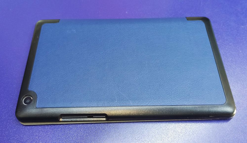 Lenovo TB3-850f 16Gb/2Gb + новый чехол - книжка