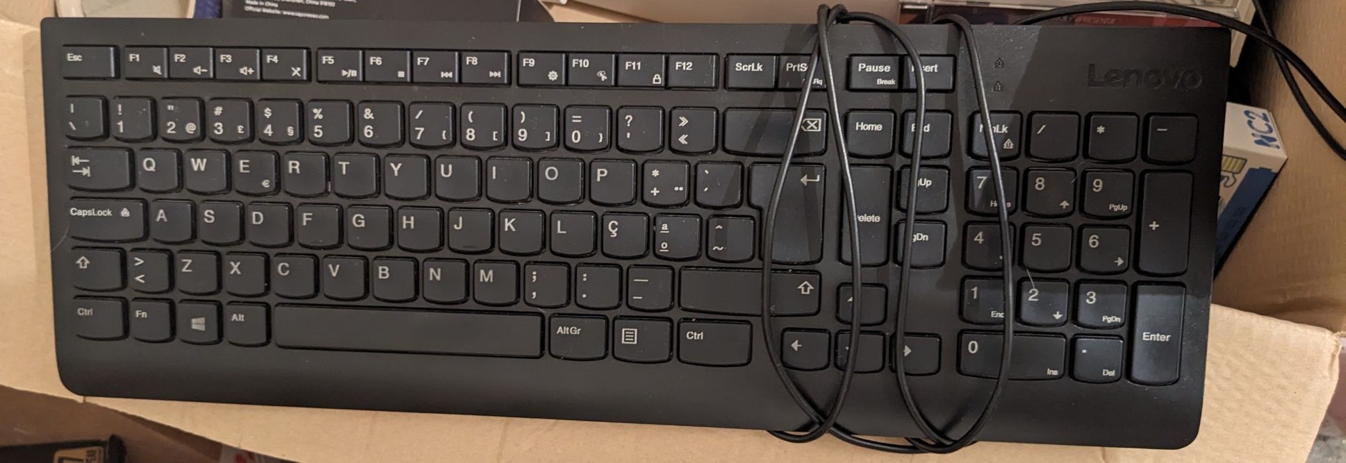 Teclado Lenovo sem marcas de uso