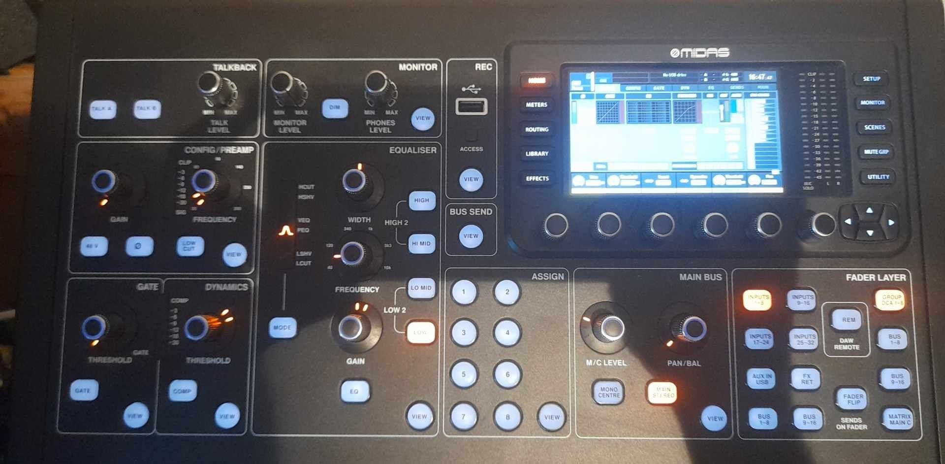 Mesa Mistura Digital Midas M32 R Live