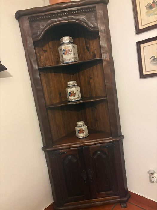 Armário de canto para decoração