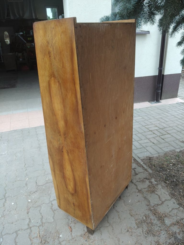 Ciekawy mebel z PRL-u
