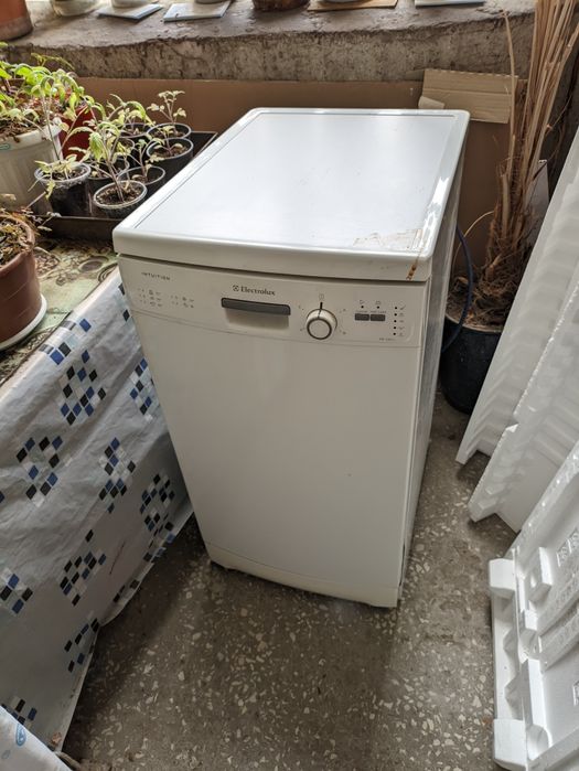 Посудомийка Electrolux ESF43011