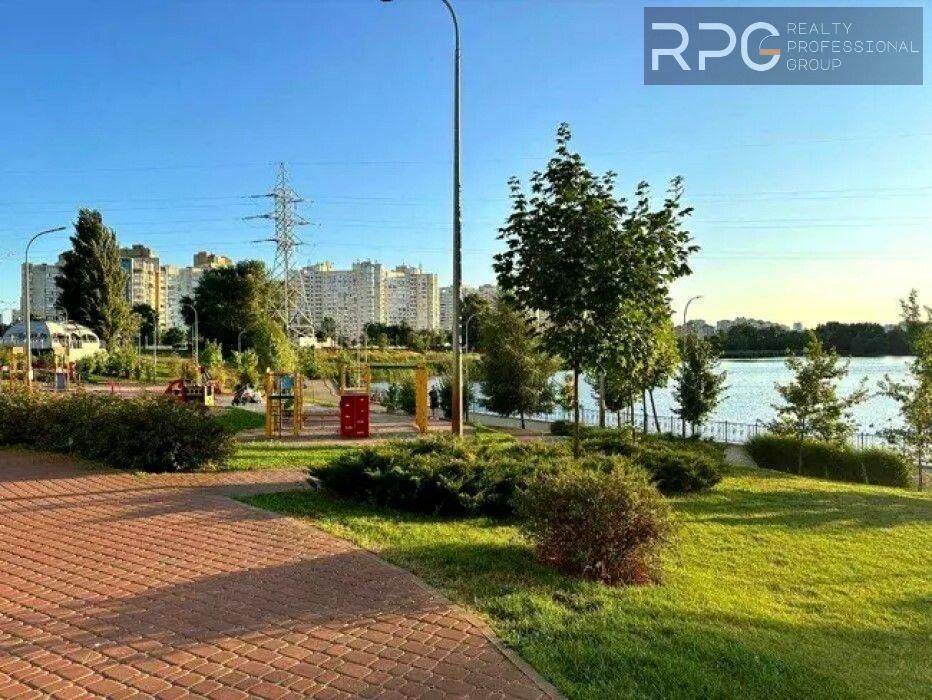 Продам видову 2к квартиру 84м2, ЖК Лебединий, Харківська метро