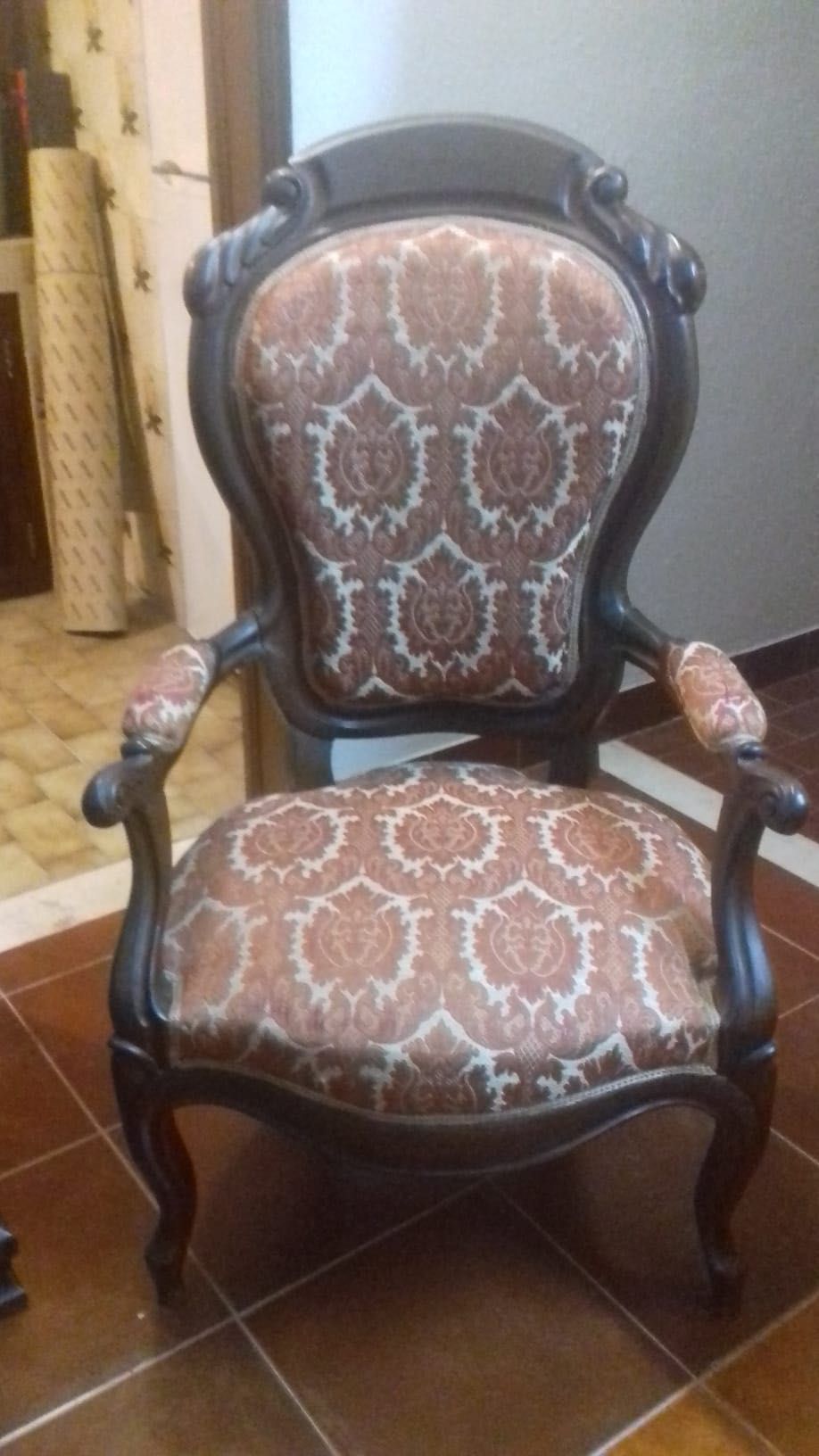 Cadeirão de madeira / senhorinha