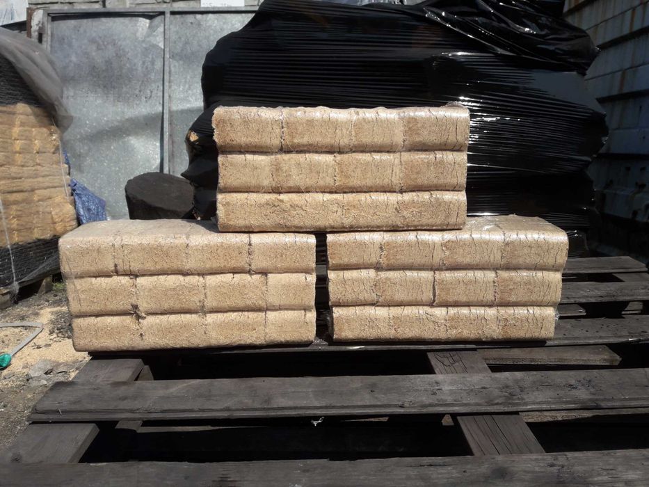 Drewno rozpałkowe opałowe w workach 5 kg 18 zł