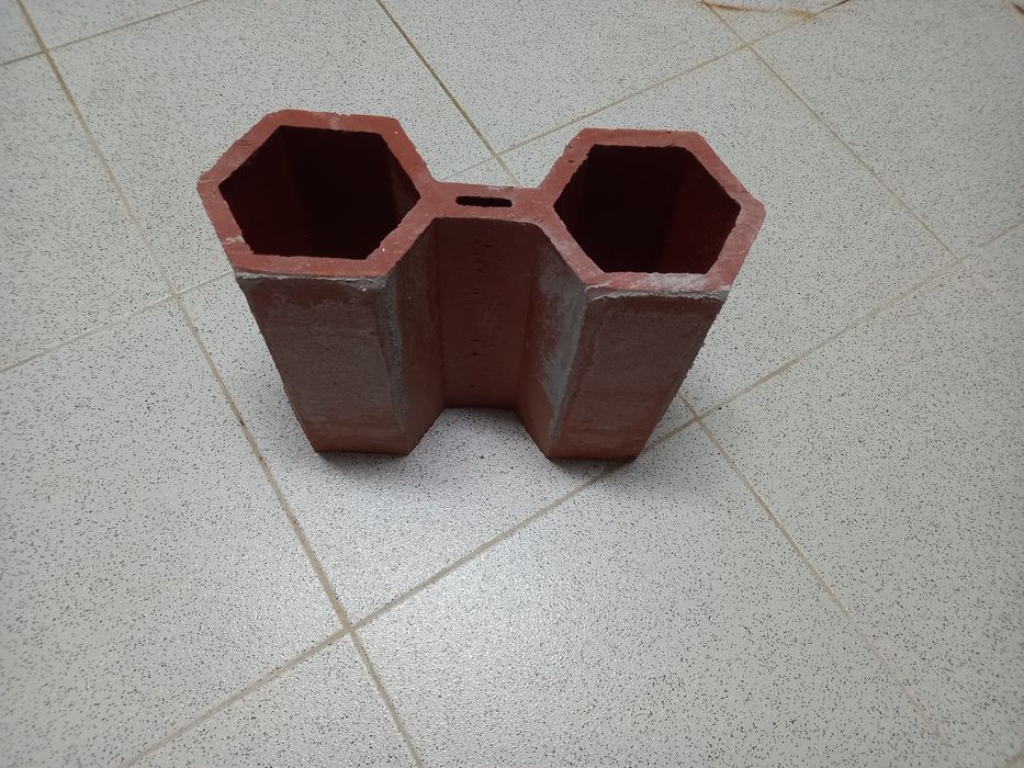 Garrafeira em barro de duas garrafas