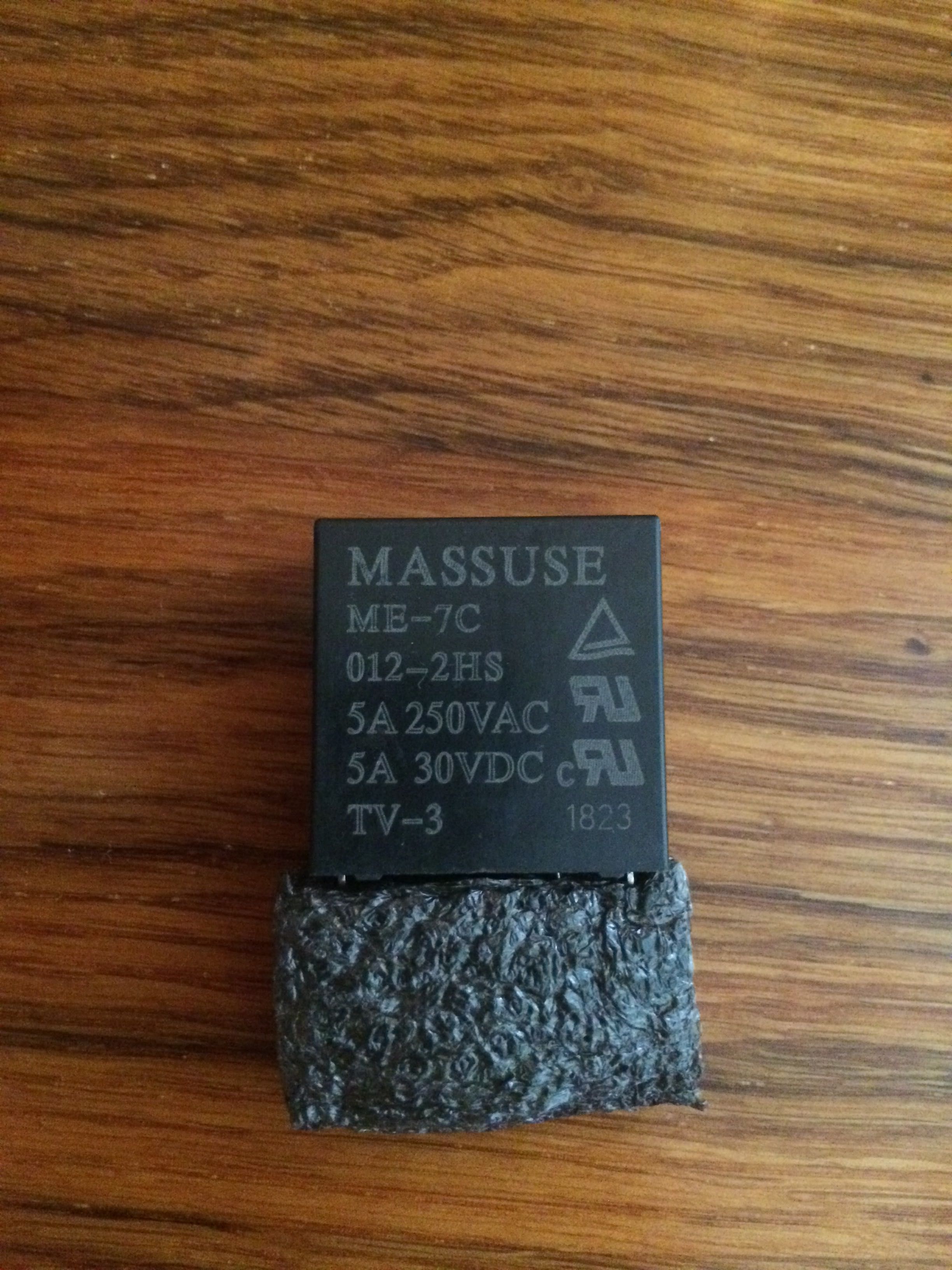 Реле  massuse me-7c 012-2h 5 a 250 vac 5a 30vdc tv-3