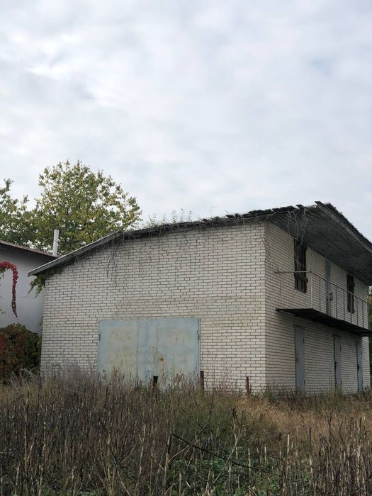 Будинок із характером: велика площа, 12 соток землі!