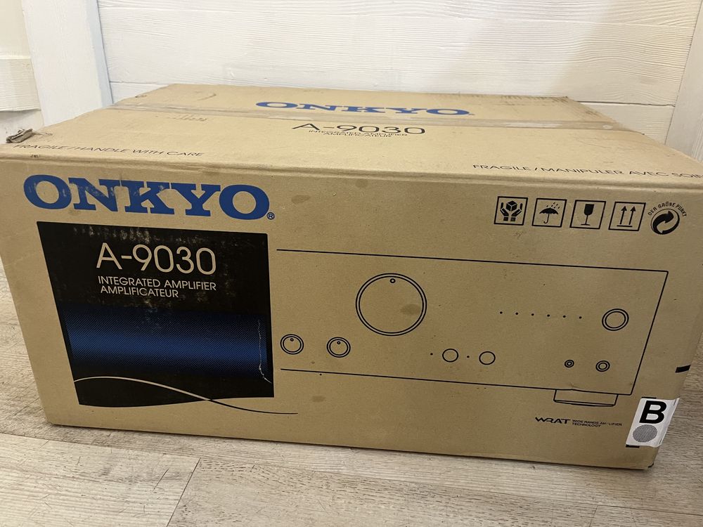 Стерео усилитель Onkyo