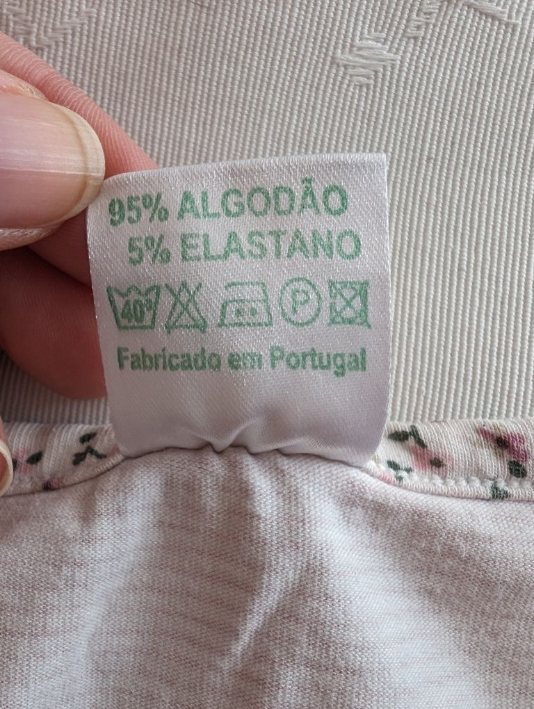 Pijama de menina em estado novo