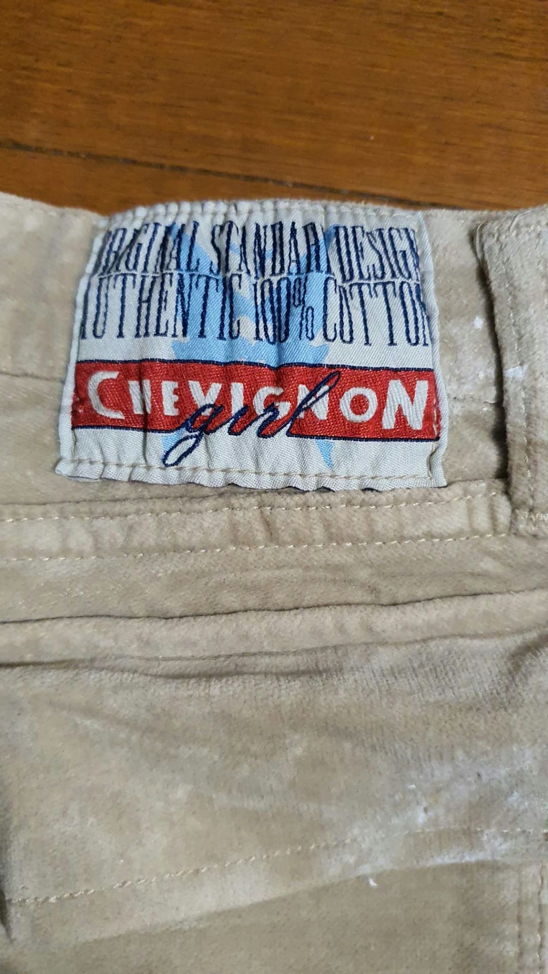 Calças de marca Chevignon novas