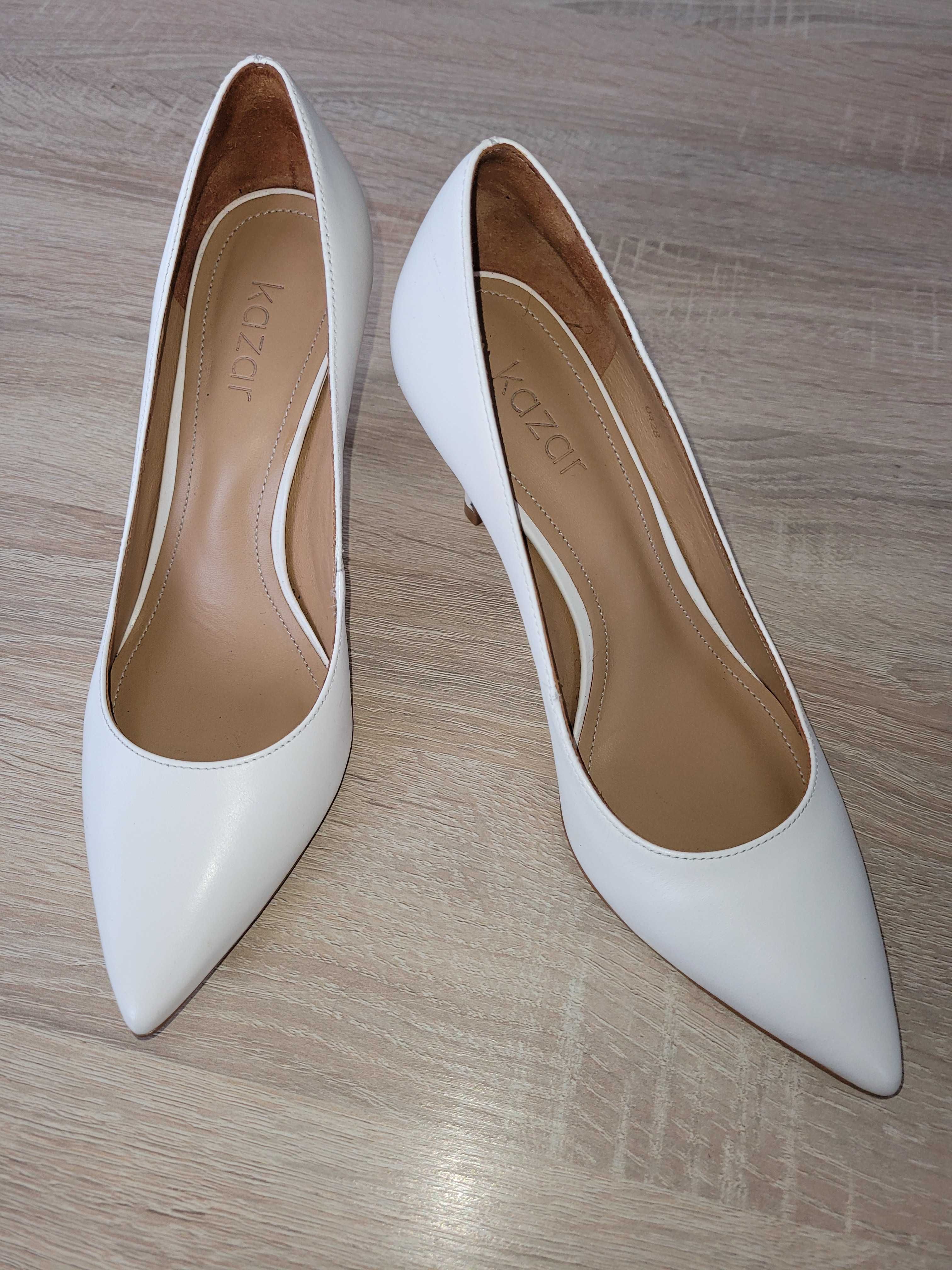Buty na obcasie Kazar