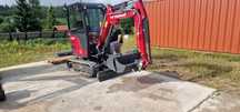 Uslugi minikoparka wraz z młotem hydraulicznym