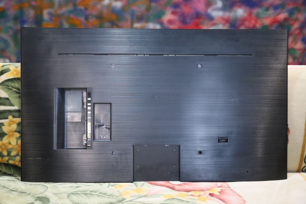 Samsung  UE 55KU6459U     55  дюймов