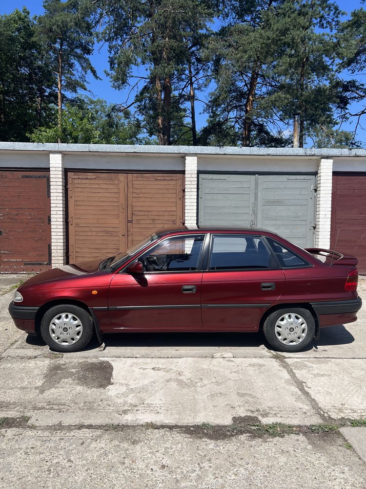 Opel Astra 1.4 bezwypadkowy salon Polska 1 właściciel