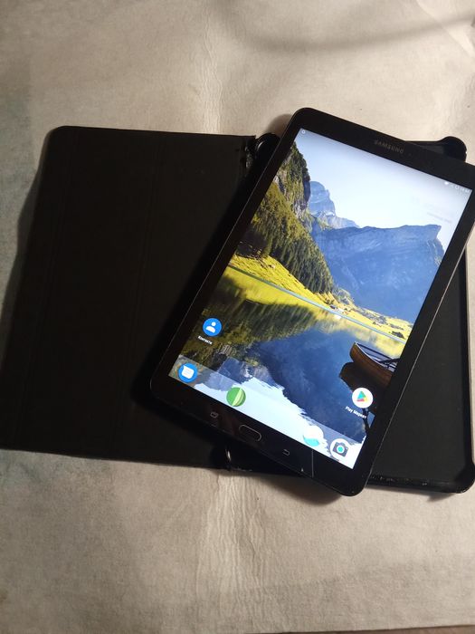 Планшет Samsung galaxy tab sm-t561 9.6 дюймів андроїд 7.1