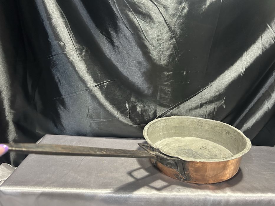 Stara patelnia miedziana – duży rozmiar – kuta rączka – dekoracja