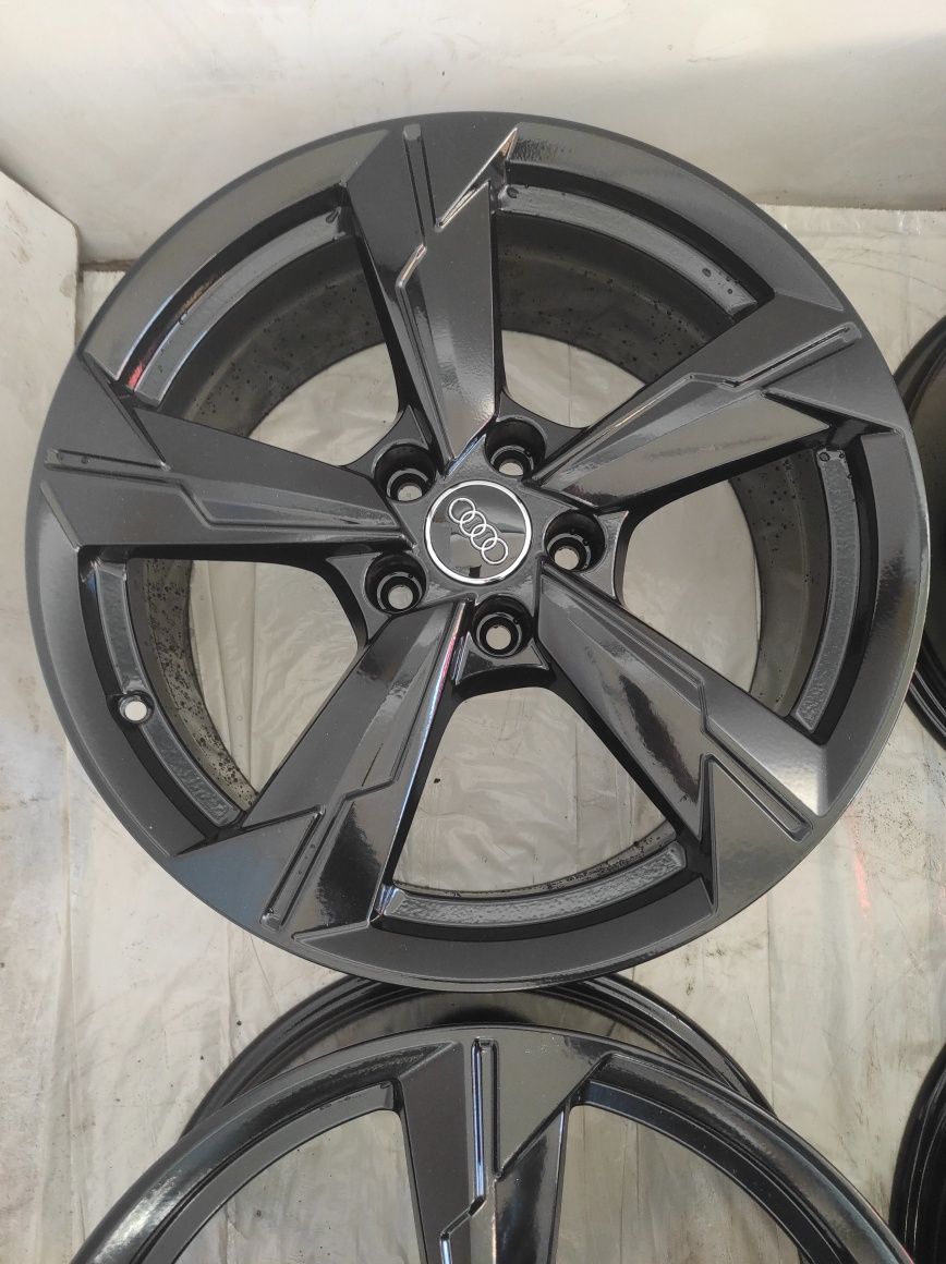 347 Felgi aluminiowe ORYGINAŁ AUDI R 18 5x112 otwór 66,6 CZARNE