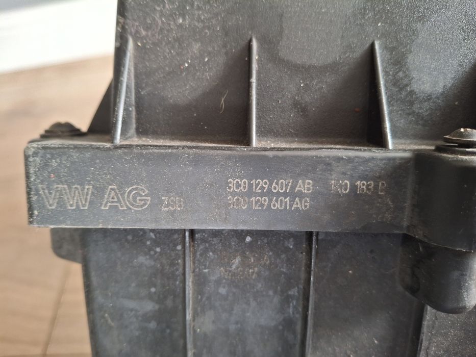 VW Obudowa filtra powietrza Passat