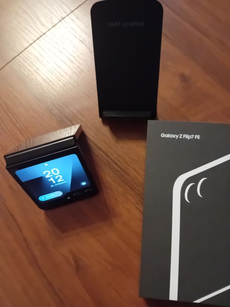 Samsung Galaxy Z Flip7 FE