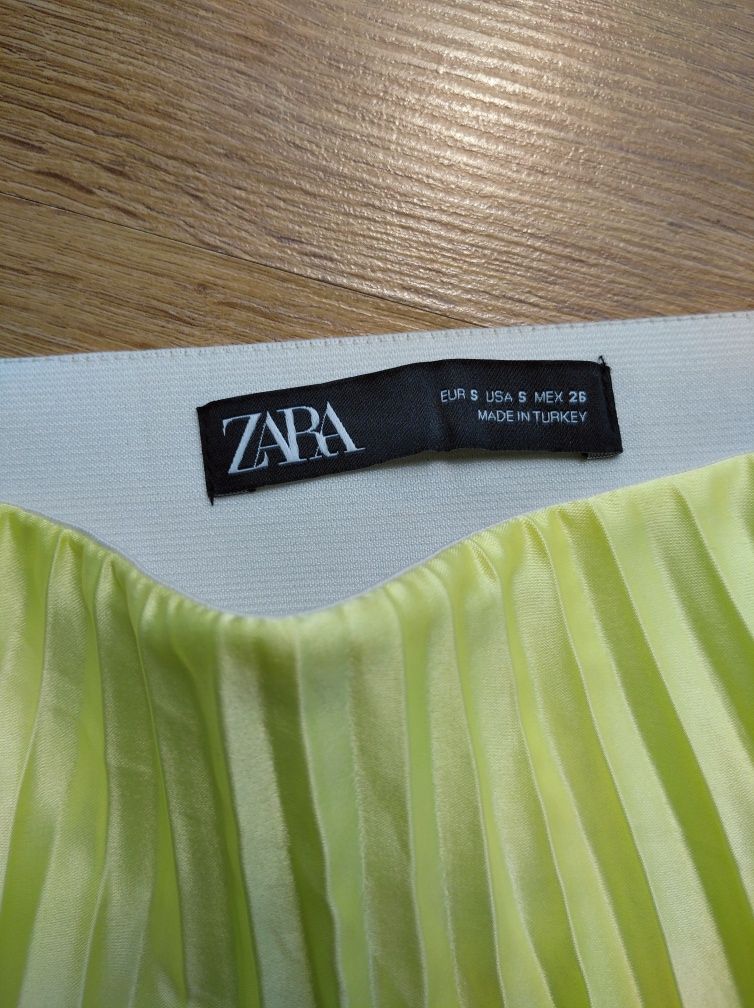 Лимонна спідниця міді пліссе Zara S жовта юбка плісирована сатинова