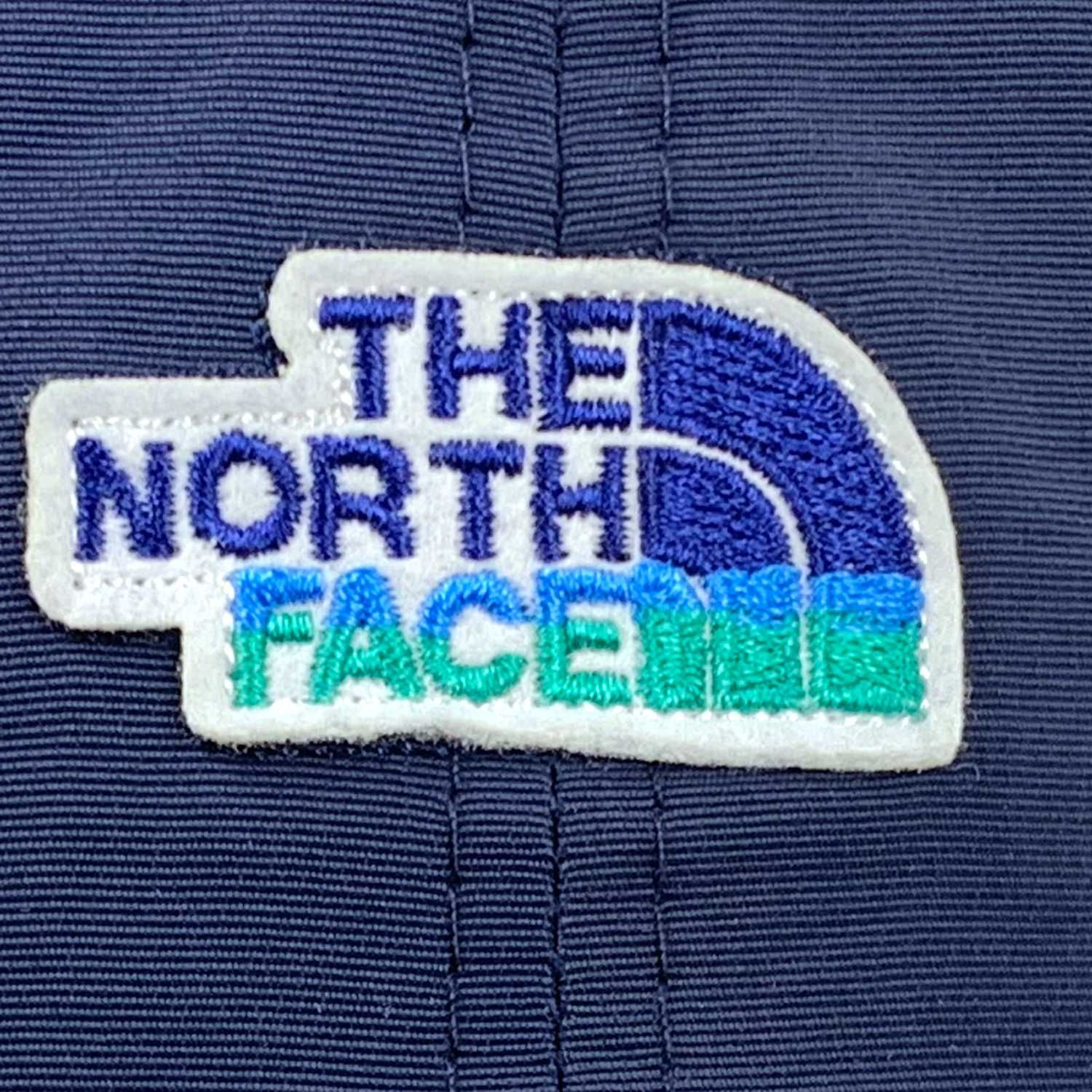 Кепка The North Face (TNF), цвет темно-синий и белый