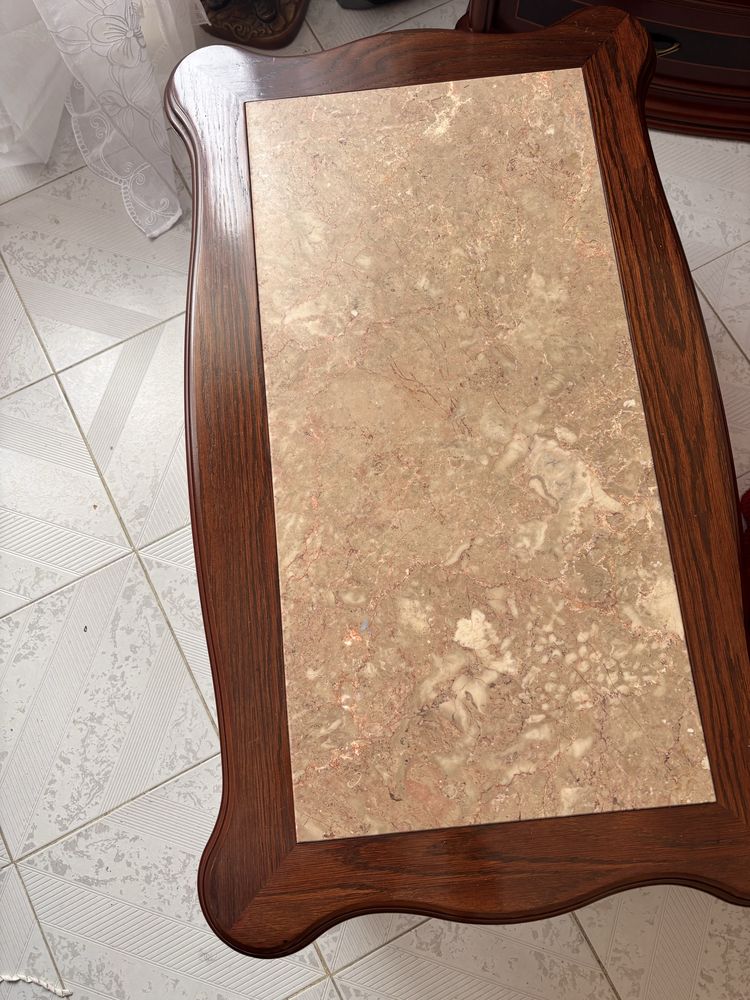 Mesa antiquada, com 6 cadeiras