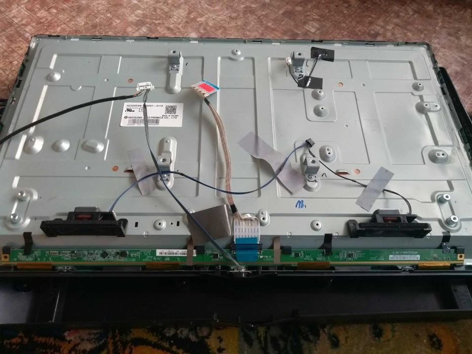 Телевизор LG 32 LH590U-ZE на запчасти. Под разборку.\.