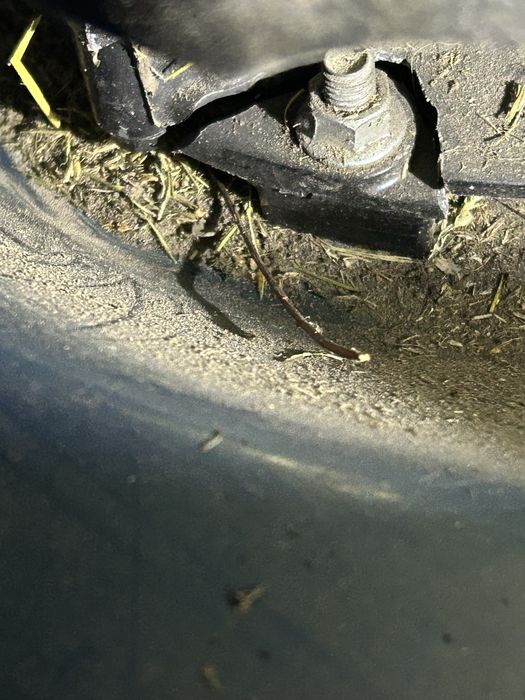 Sprzedam kosiarke -uszkodzona na czesci. Odbior osobisty.