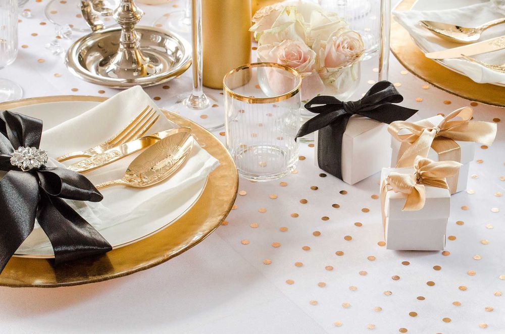 Organza z nadrukiem ze wzorem "KROPKI" 36cm/9m BIAŁA ZE ZŁOTYM