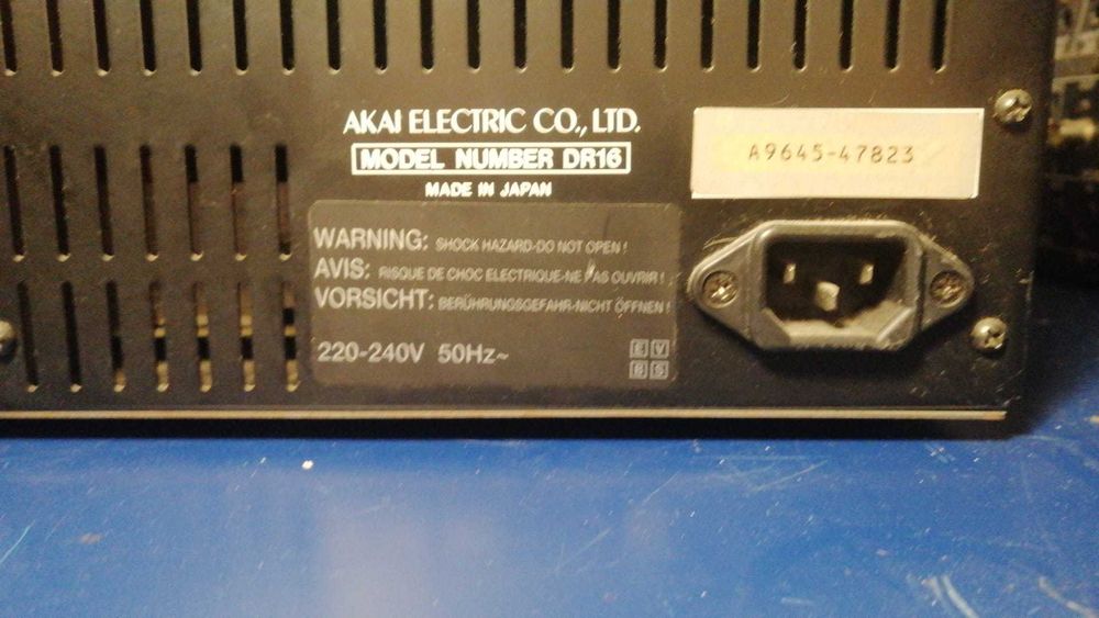 AKAI hard disk recorder DR16