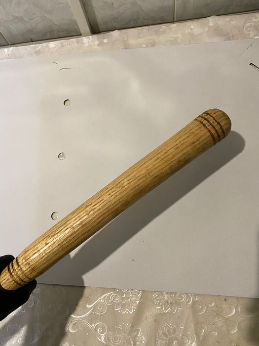 Біта бейсбольні дерев’яна . Дві штуки . Витримка 10 років