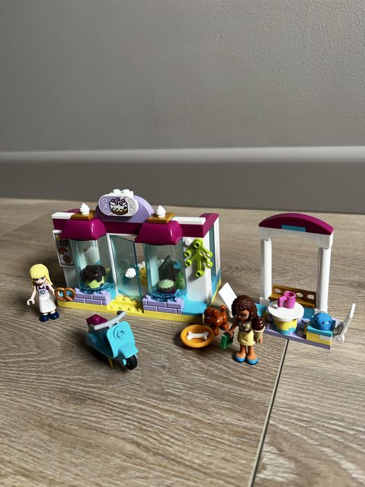 Конструктор LEGO Friends Кондитерська У Хартлейк- Сіті (41440)