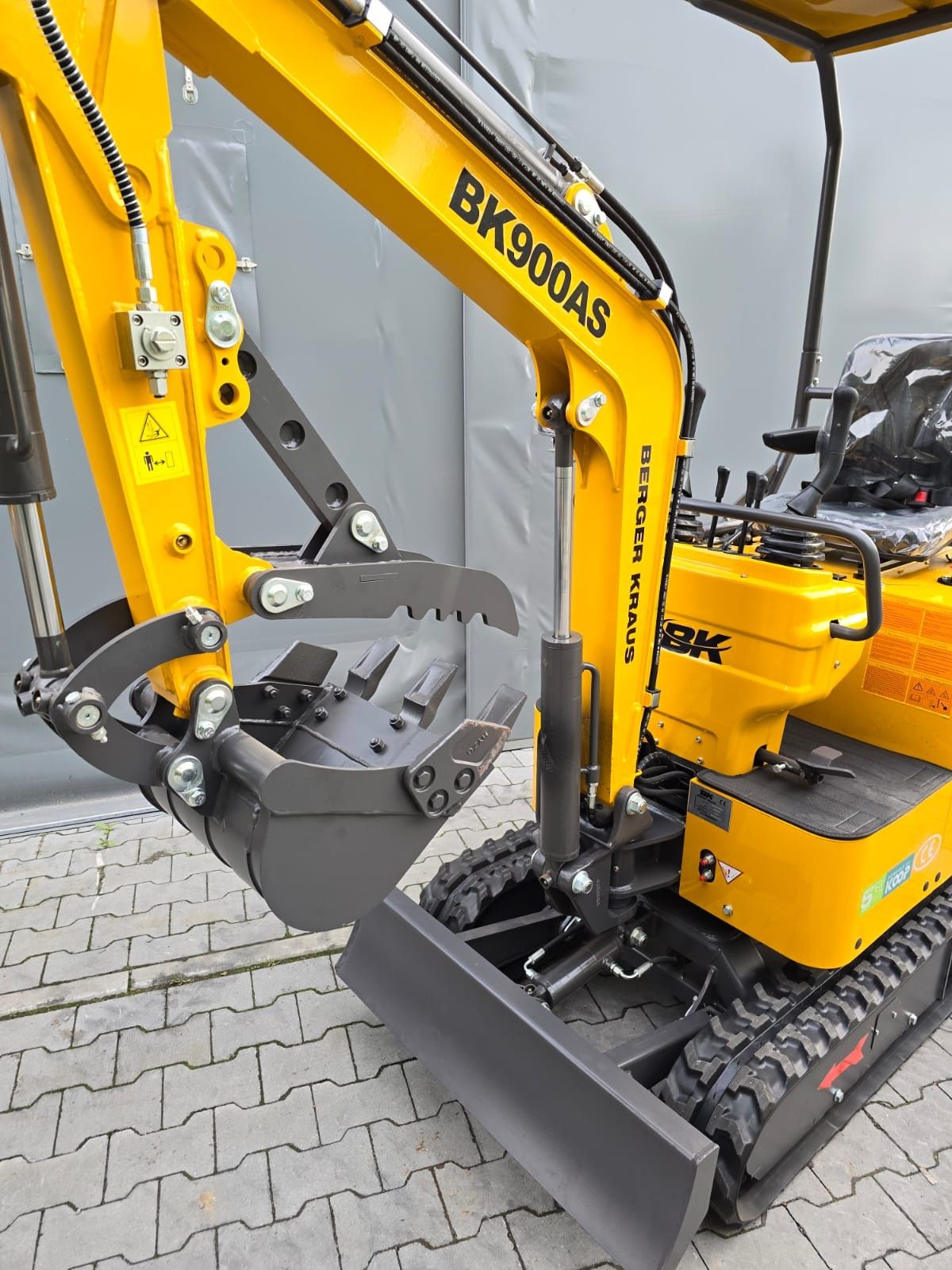 Minikoparka Nowa Berger Kraus BK900AS skrętne ramie Euro5