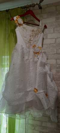 Нарядное платье пышное на корсете белое золото 6 7 8 лет