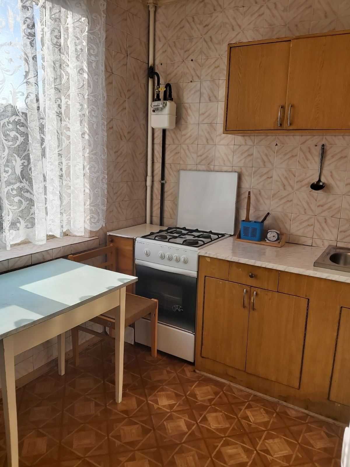 Продам 1 кв. метро.Героев Труда, за круглым рынком, 4эт. Связь Вайбер