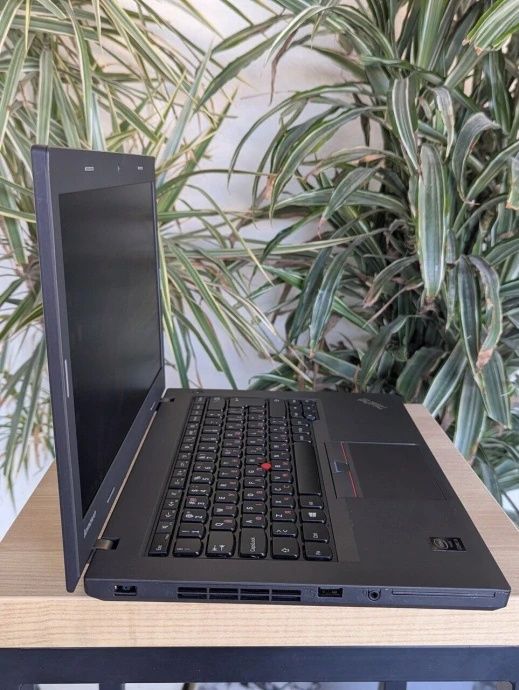 Надійний Lenovo з 12Гб оперативки