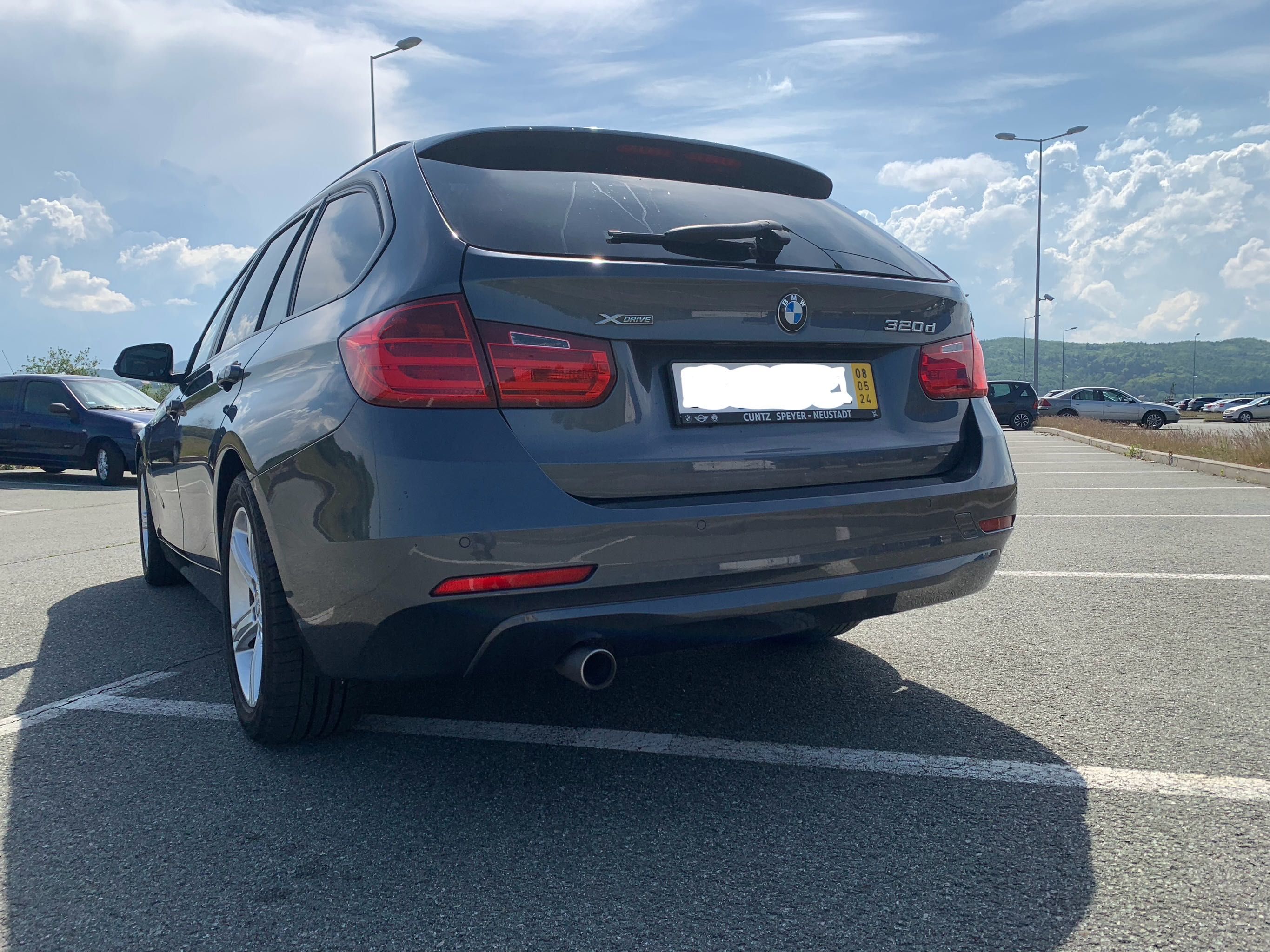 BMW 320 XDrive, bogate wyposażenie, duża Navigacja