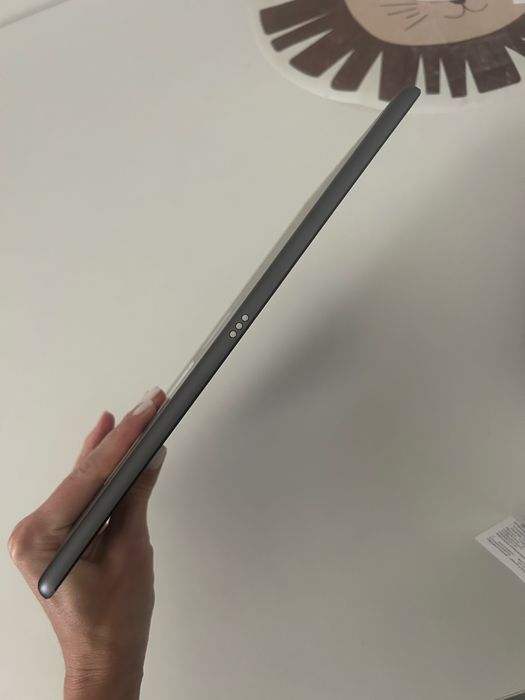 Продам IPad 8 Gen 10.2 2020