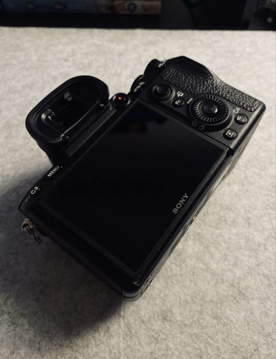 Sony A7III - Corpo & Cage + Acessórios