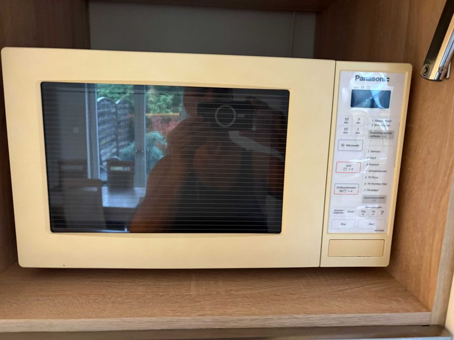 Kuchenka mikrofalowa z grillem Panasonic 21 litrów