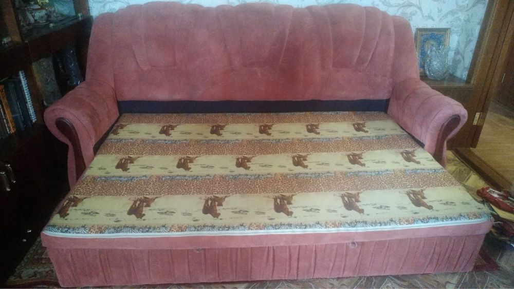 Продам диван в хорошем состоянии