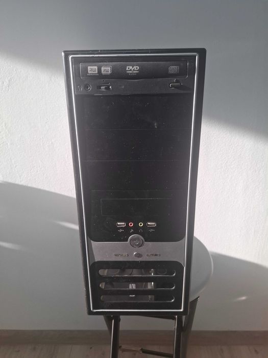 Komputer Retro Athlon 2000+ Radeon 9200 1GB RAM 80GB HDD Win XP MB ECS