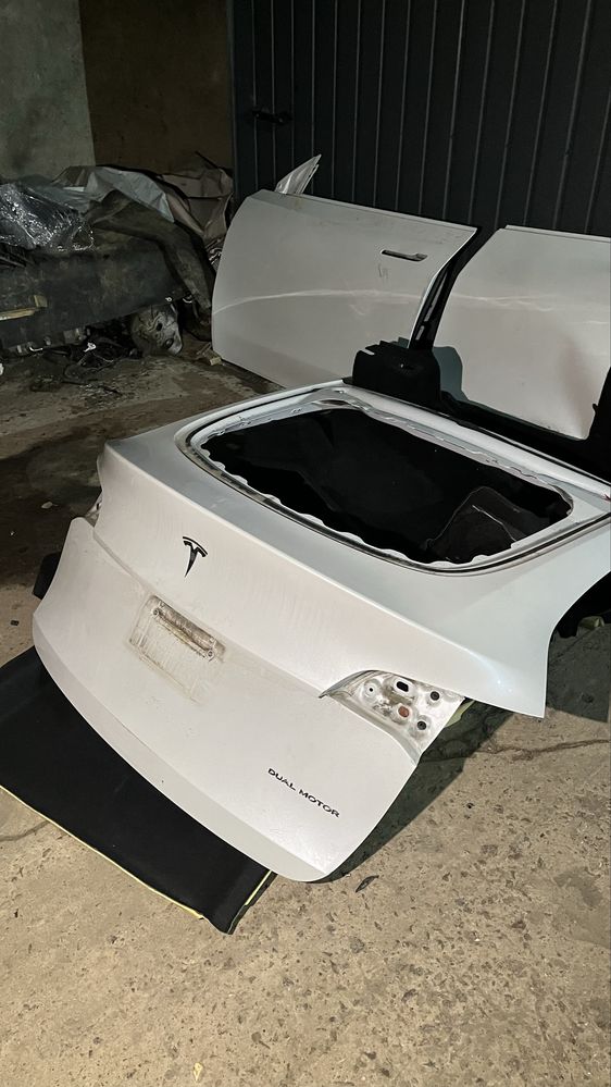 Ляда кришка багажника Tesla Y Тесла У 21-23 PMNG сірий графит ІДЕАЛЬНА