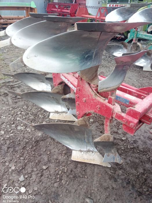 Pług 3 skibowy obrotowy